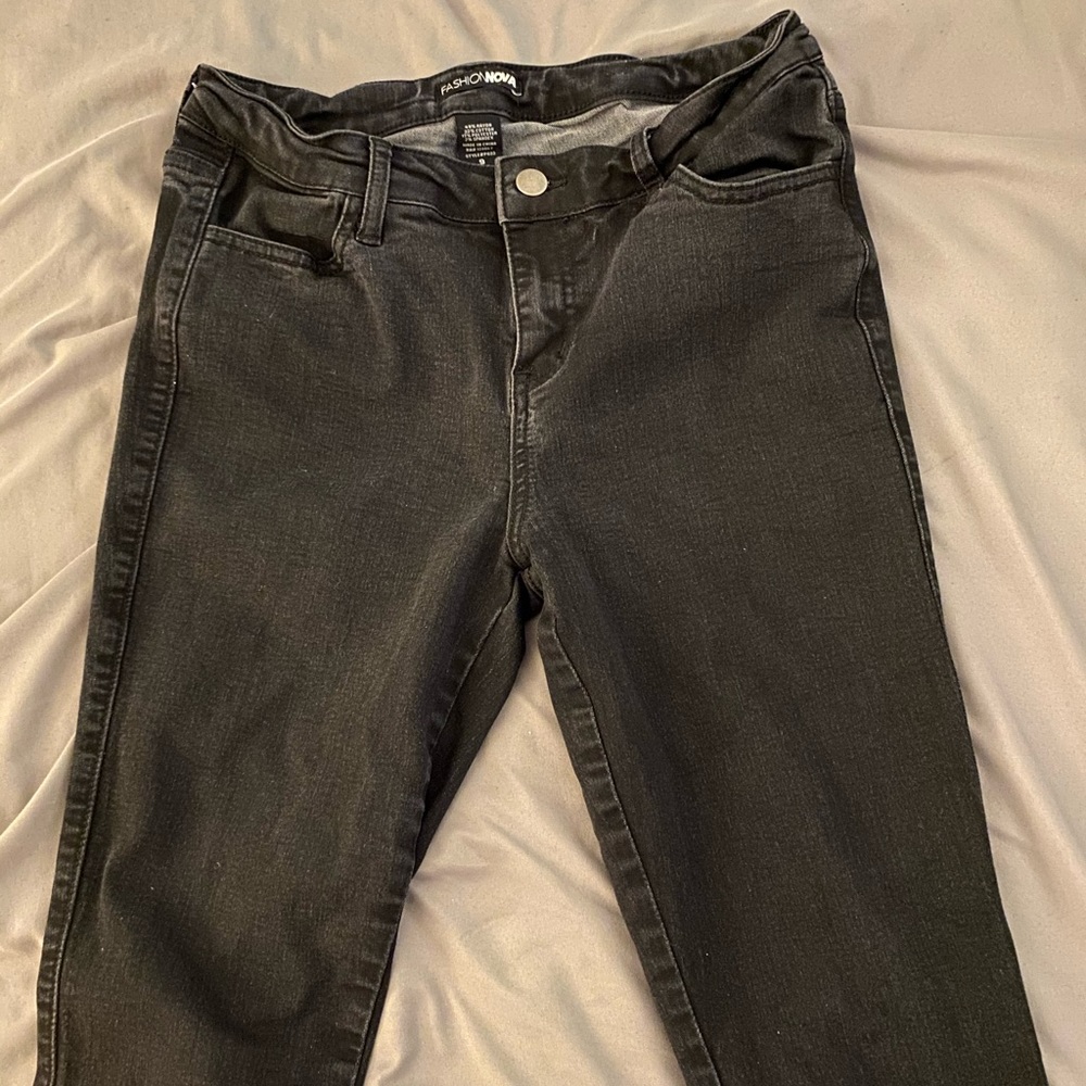 Fashion nova mid rise skinny jeans- Black